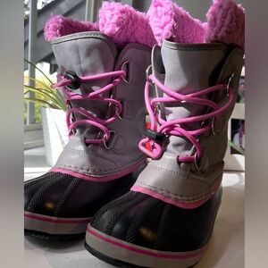 Girls Sorel Winter / Snow Boots; Size 4; Excellent Condition